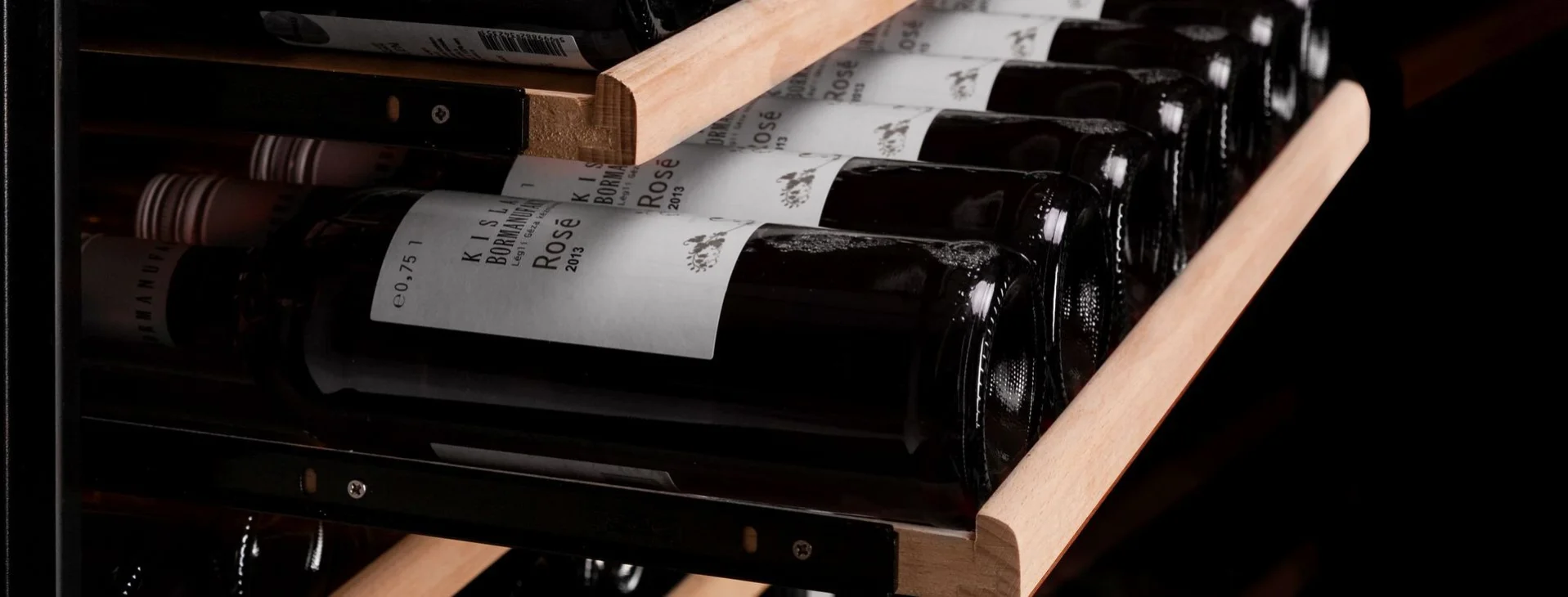 رفوف خشبية تلسكوبية